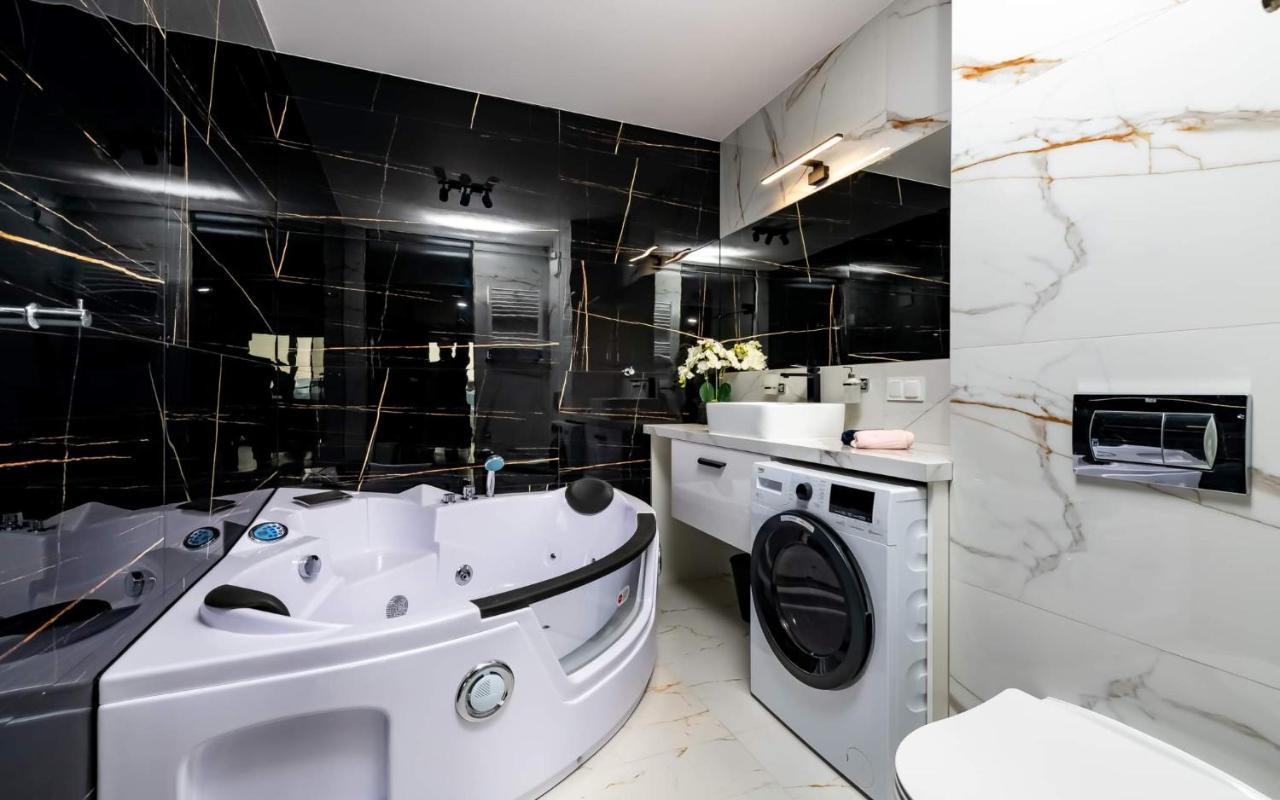 Loveroom Panorama Park Jacuzzi Białystok Extérieur photo