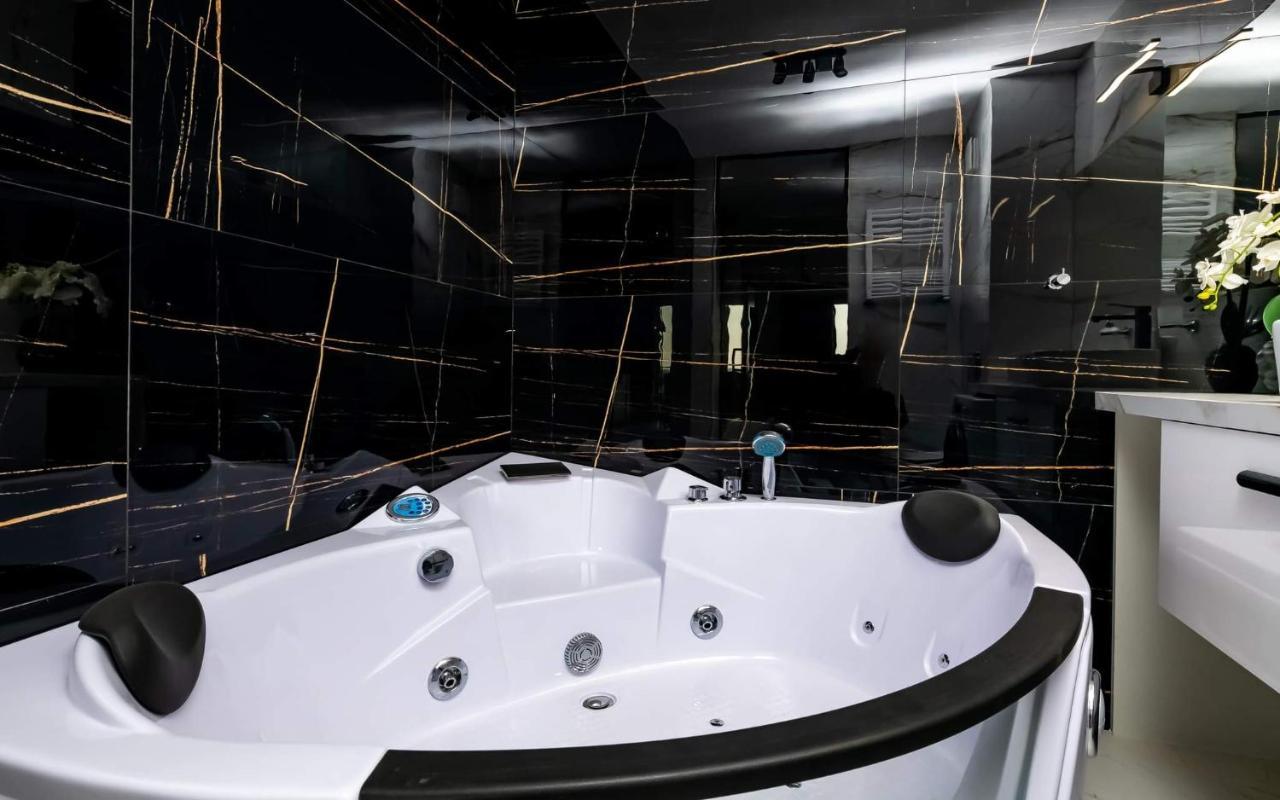 Loveroom Panorama Park Jacuzzi Białystok Extérieur photo